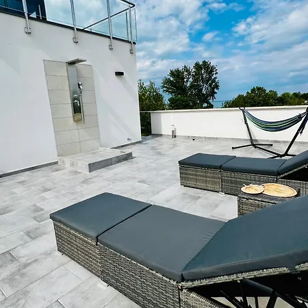 Balaton Bliss Lakeside Apartment Siofok Exterior photo