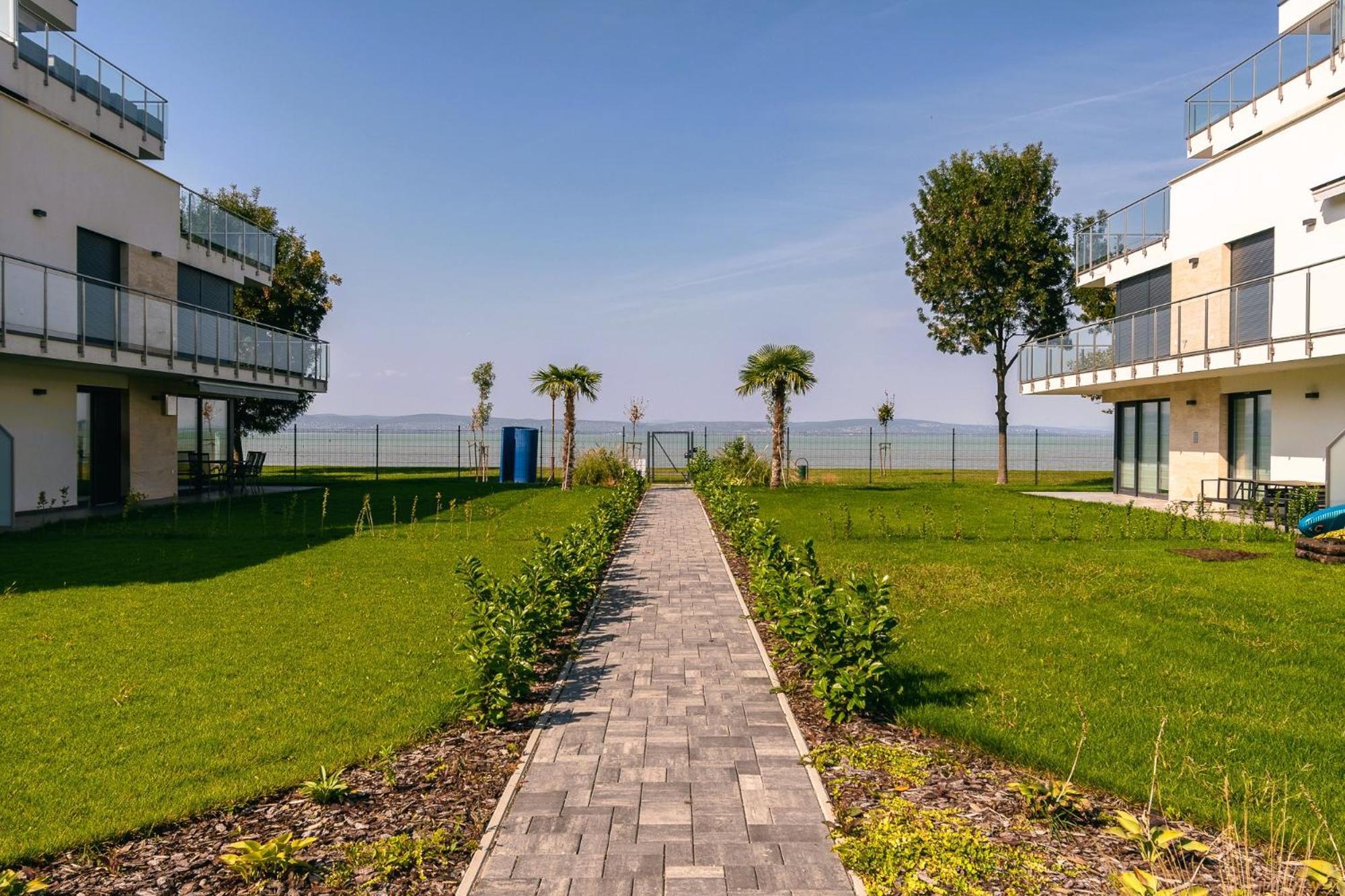 Balaton Bliss Lakeside Apartment Siofok