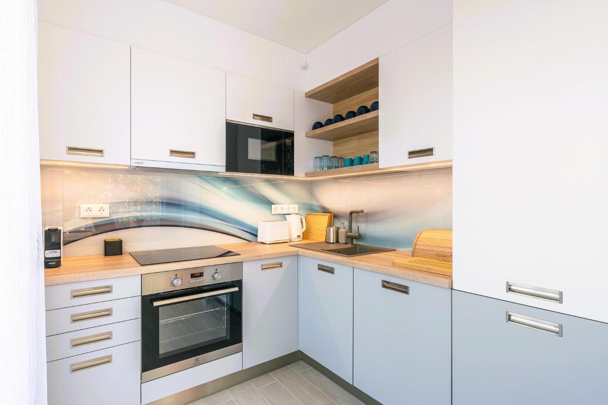 Balaton Bliss Lakeside Apartment *